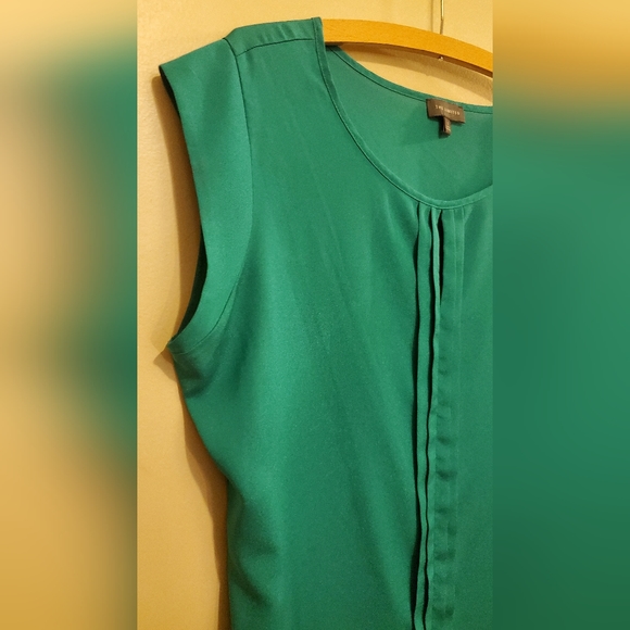 The Limited green sleeveless top - Picture 2 of 5
